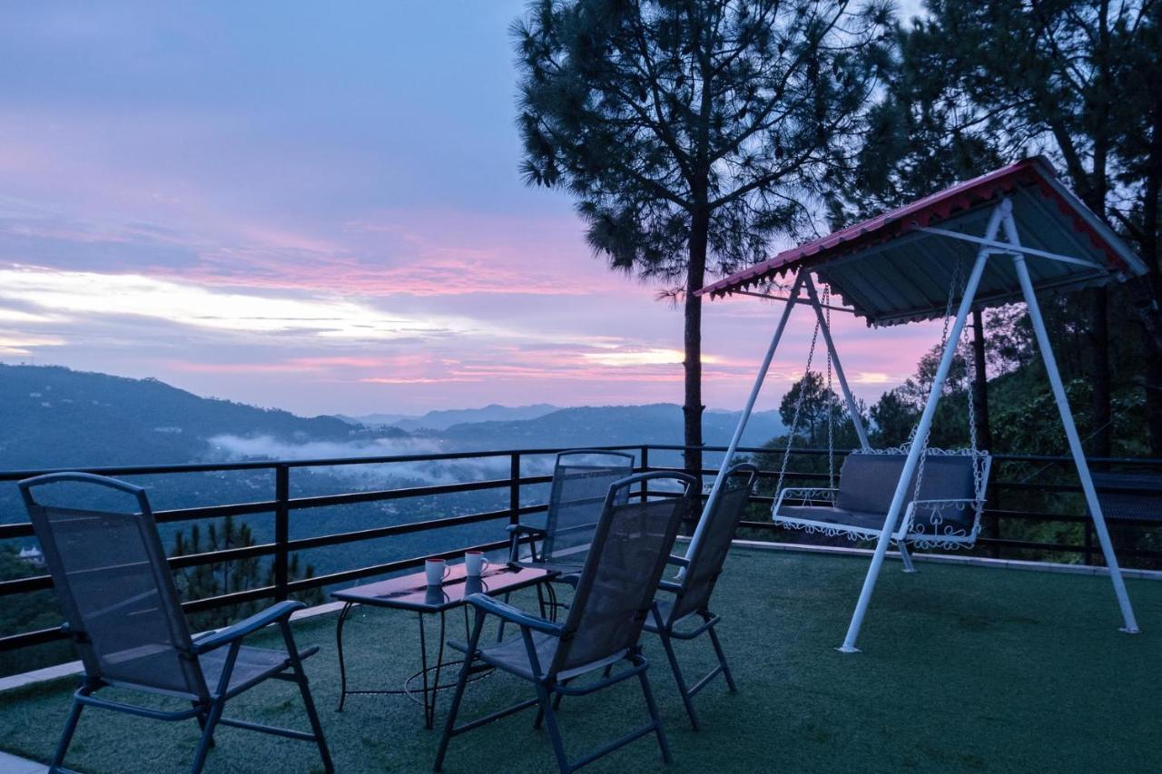 Villa Woodside Meadows By Veo - Part Of Stayvista Kasauli Zewnętrze zdjęcie
