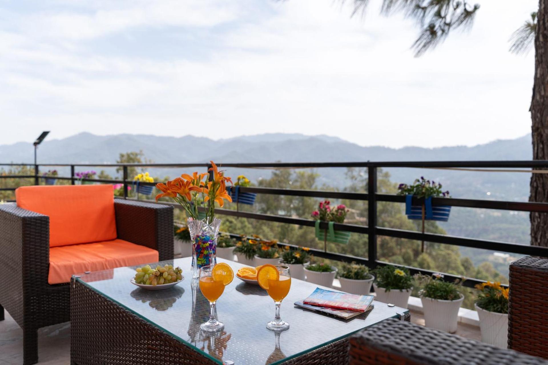 Villa Woodside Meadows By Veo - Part Of Stayvista Kasauli Zewnętrze zdjęcie