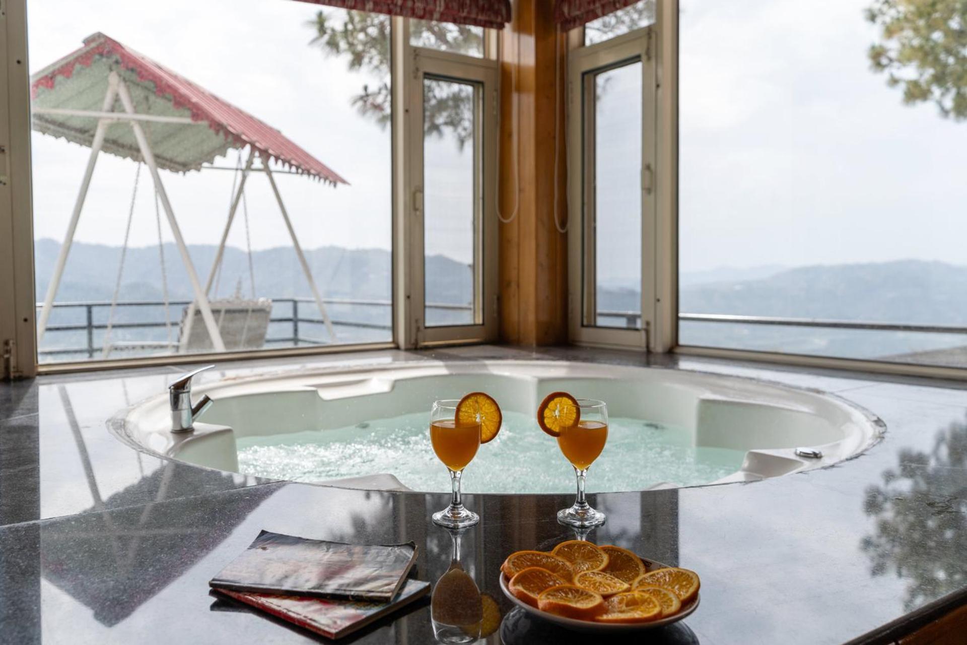 Villa Woodside Meadows By Veo - Part Of Stayvista Kasauli Zewnętrze zdjęcie