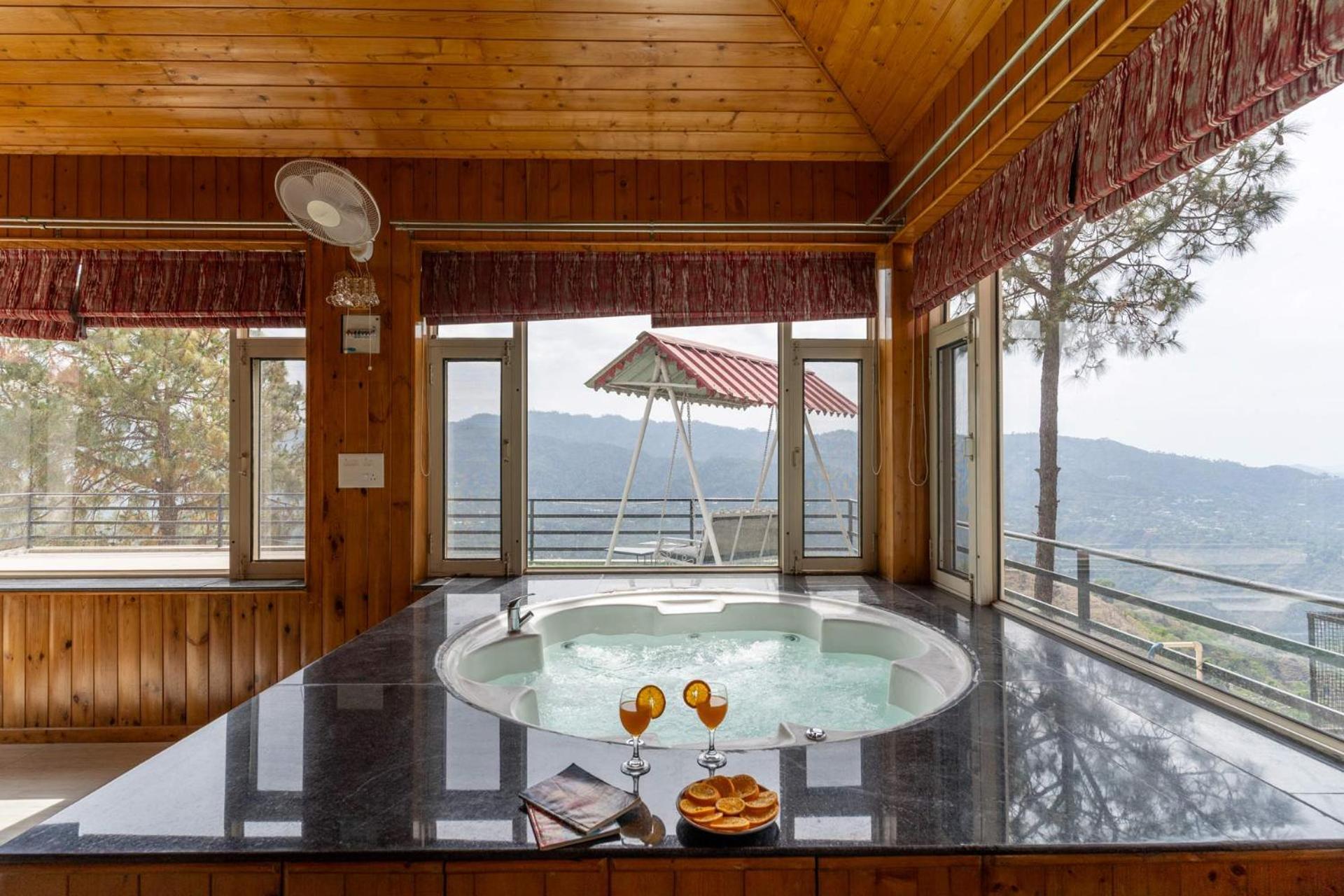 Villa Woodside Meadows By Veo - Part Of Stayvista Kasauli Zewnętrze zdjęcie